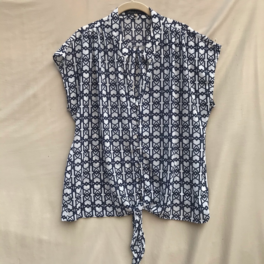 Rose & Olive  top with tie size ladies XL